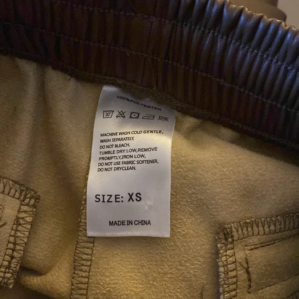 Faux‎ leather pants - Picture 5 of 5